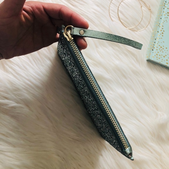 Old Navy super glittery/shiny wristlet - Picture 7 of 9